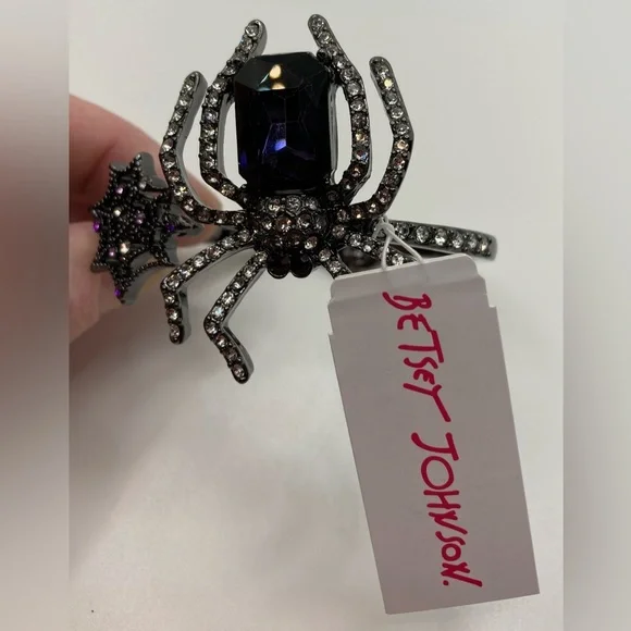 BETSEY JOHNSON Spider Purple Gem Rich Witch Crystal-Studded Hinged Bracelet NEW - Picture 6 of 8